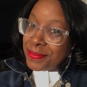 Meet your Posher, Sharon